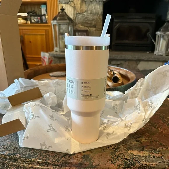 STANLEY THE FLOWSTATE QUENCHER H2.0 TUMBLER 40OZ in Rose Quartz NEW - Picture 3 of 16